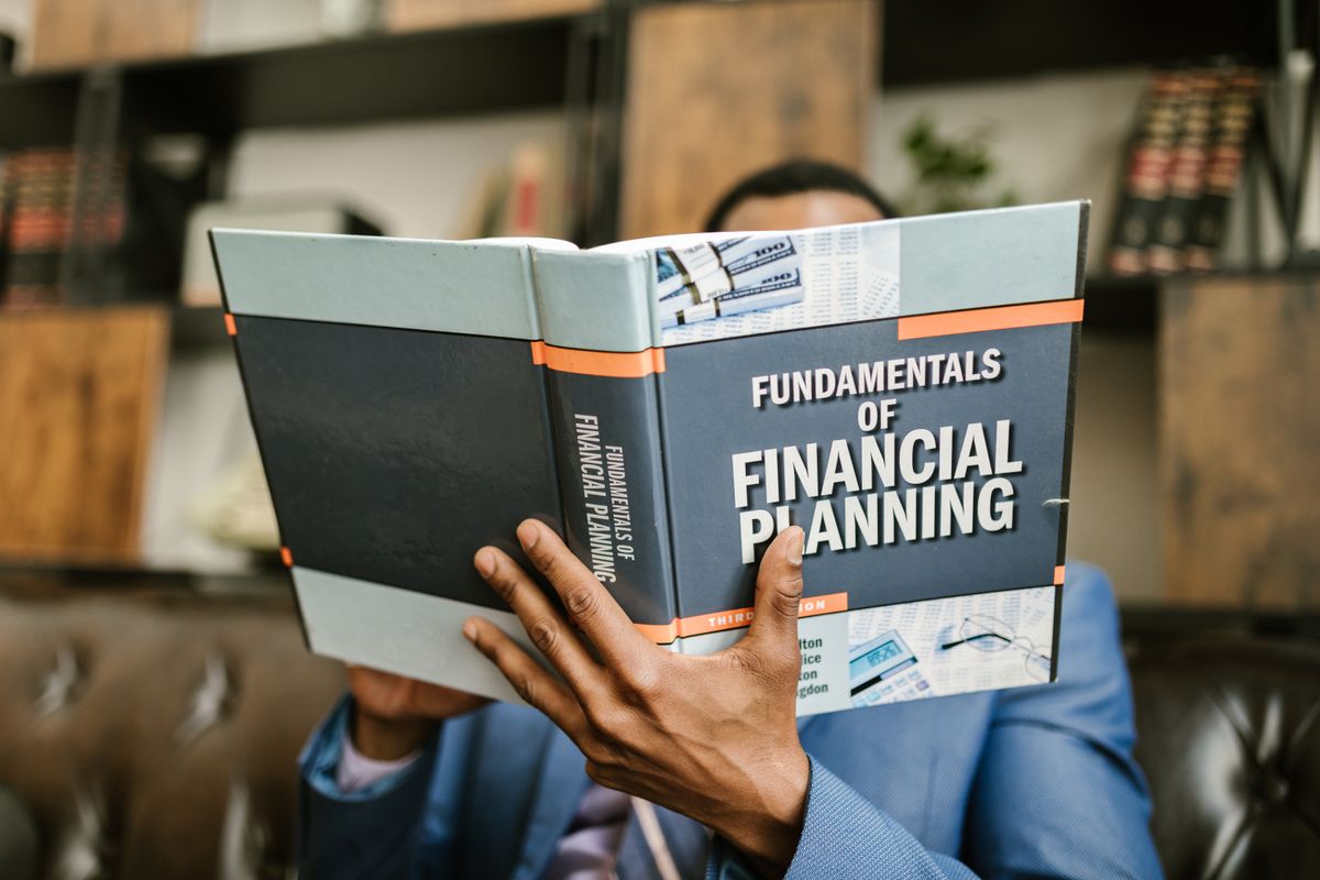 HR-span wat kandidaatprofiele en aanstellingsplanne bespreek